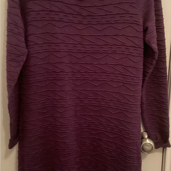 Elegant Textured Long Women's Cardigan - Picture 2 of 2